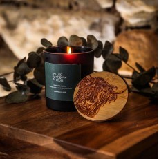 Black Candle-Scenic Highland Cow Tobacco & Vanilla