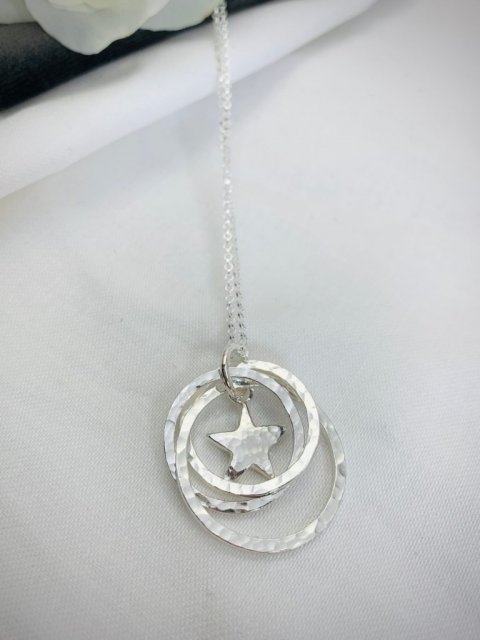 Family Star Necklace-Plain Hammered Rings-18" Mini Belcher Chain