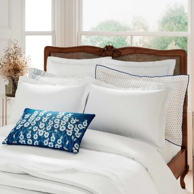 V & A Samara White Oxford Pillowcase