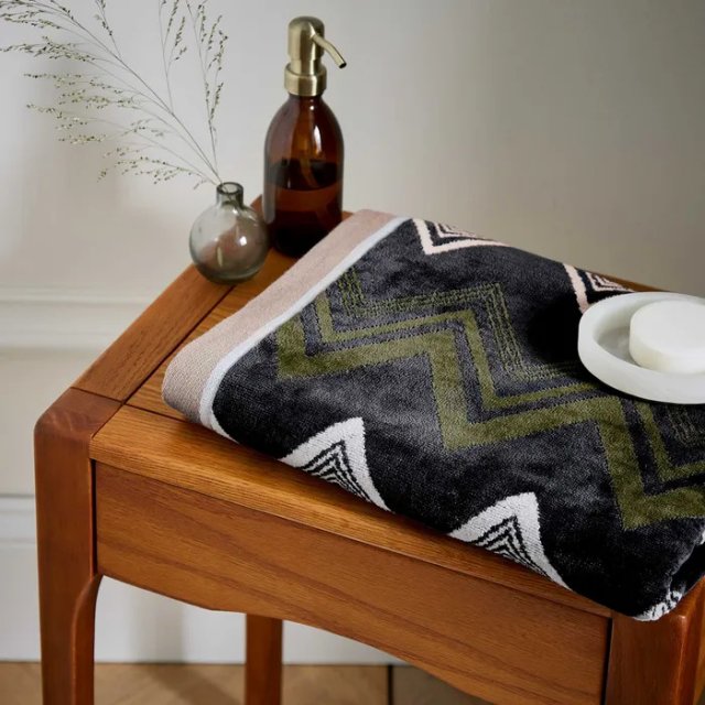 Bedeck Claudia Charcoal/Green/Pink Towels
