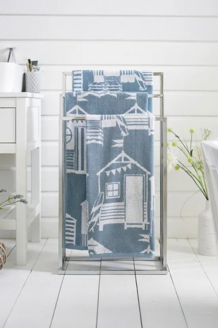 Deyongs "Kings Parade" Towel