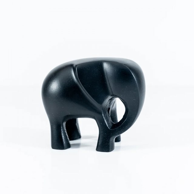 Tilnar Elephant Medium 9cm Matt Black