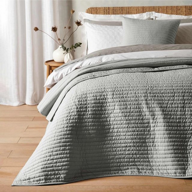 Bianca Qulited Lines Bedspread 220 x230cm