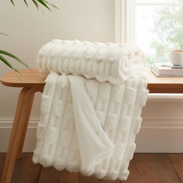 Bianca Carved Faux Fur Throw 150 x200cm