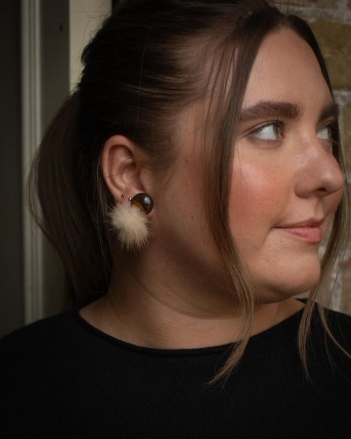 Chalk Battle Fluffy Stud Earrings