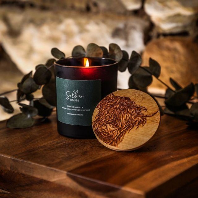 Black Candle-Scenic Highland Cow Tobacco & Vanilla